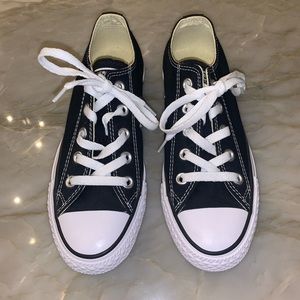 Converse Low Top Classic Black Sneakers